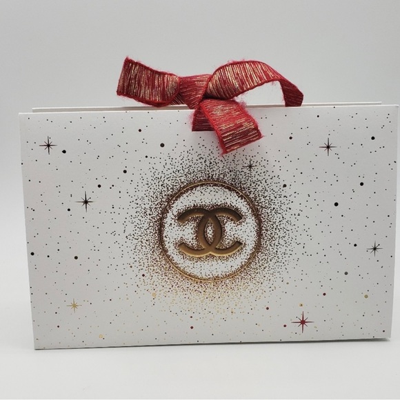 CHANEL Gift Bag - Picture 2 of 5